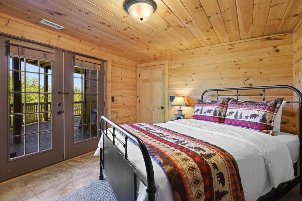 Sky High Lodge By Bk Stays. Large Cabin. Amazing Views. Game Room. Jacuzzi. Six Bedrooms. Sleeps 12 بلو ريدج المظهر الخارجي الصورة