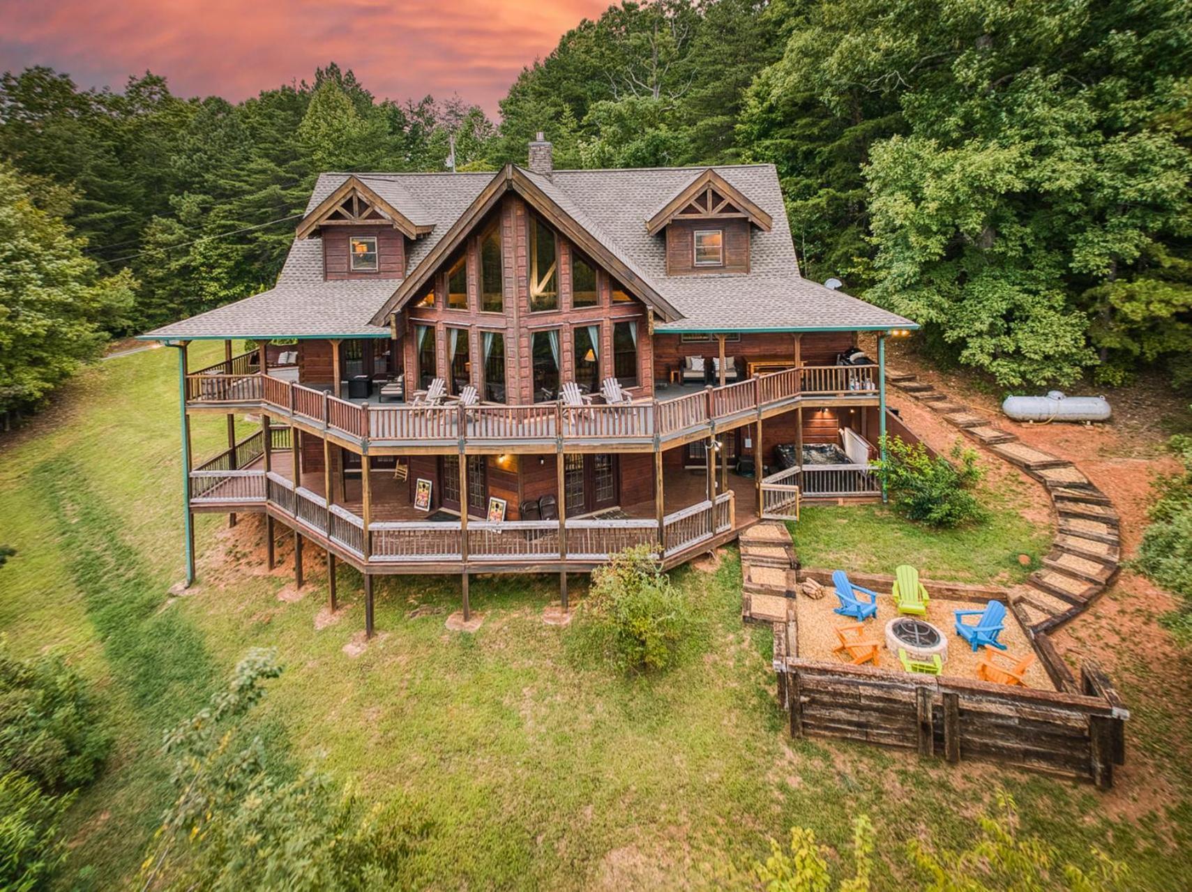 Sky High Lodge By Bk Stays. Large Cabin. Amazing Views. Game Room. Jacuzzi. Six Bedrooms. Sleeps 12 بلو ريدج المظهر الخارجي الصورة