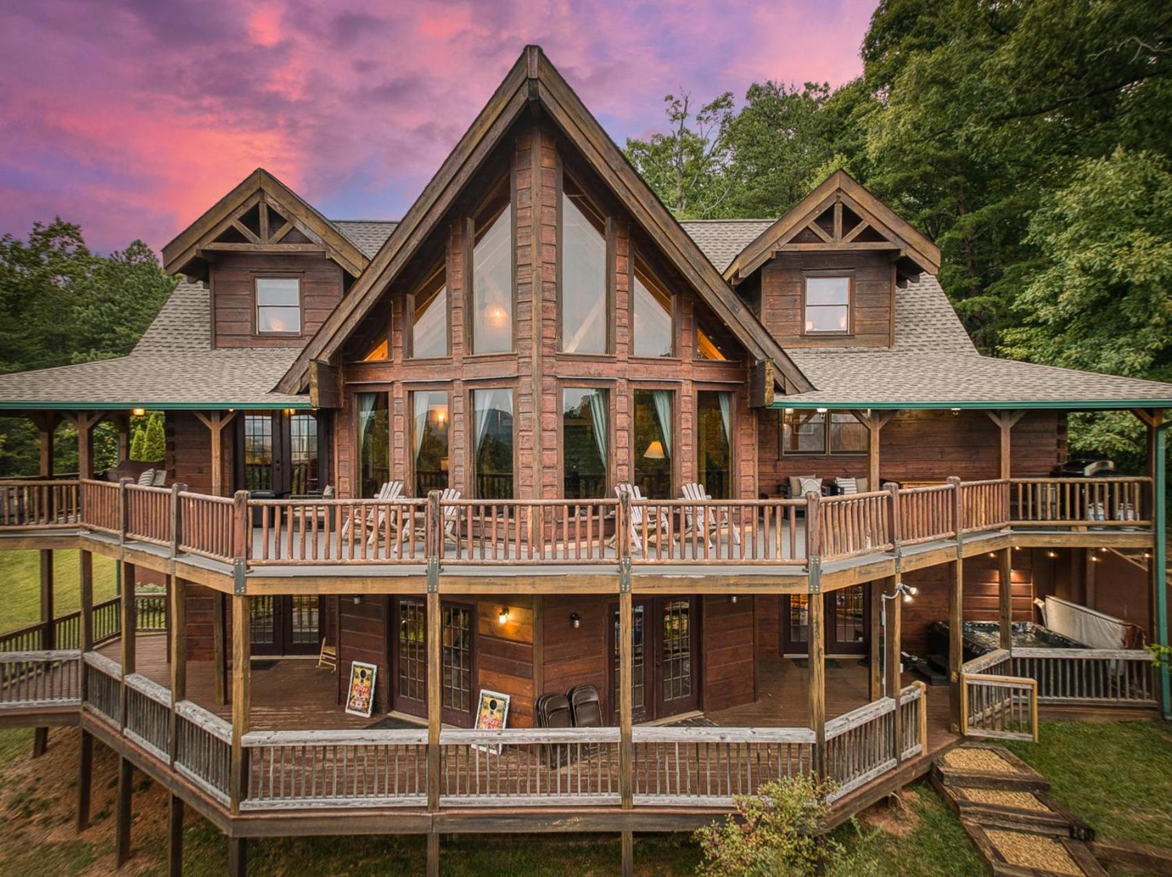 Sky High Lodge By Bk Stays. Large Cabin. Amazing Views. Game Room. Jacuzzi. Six Bedrooms. Sleeps 12 بلو ريدج المظهر الخارجي الصورة
