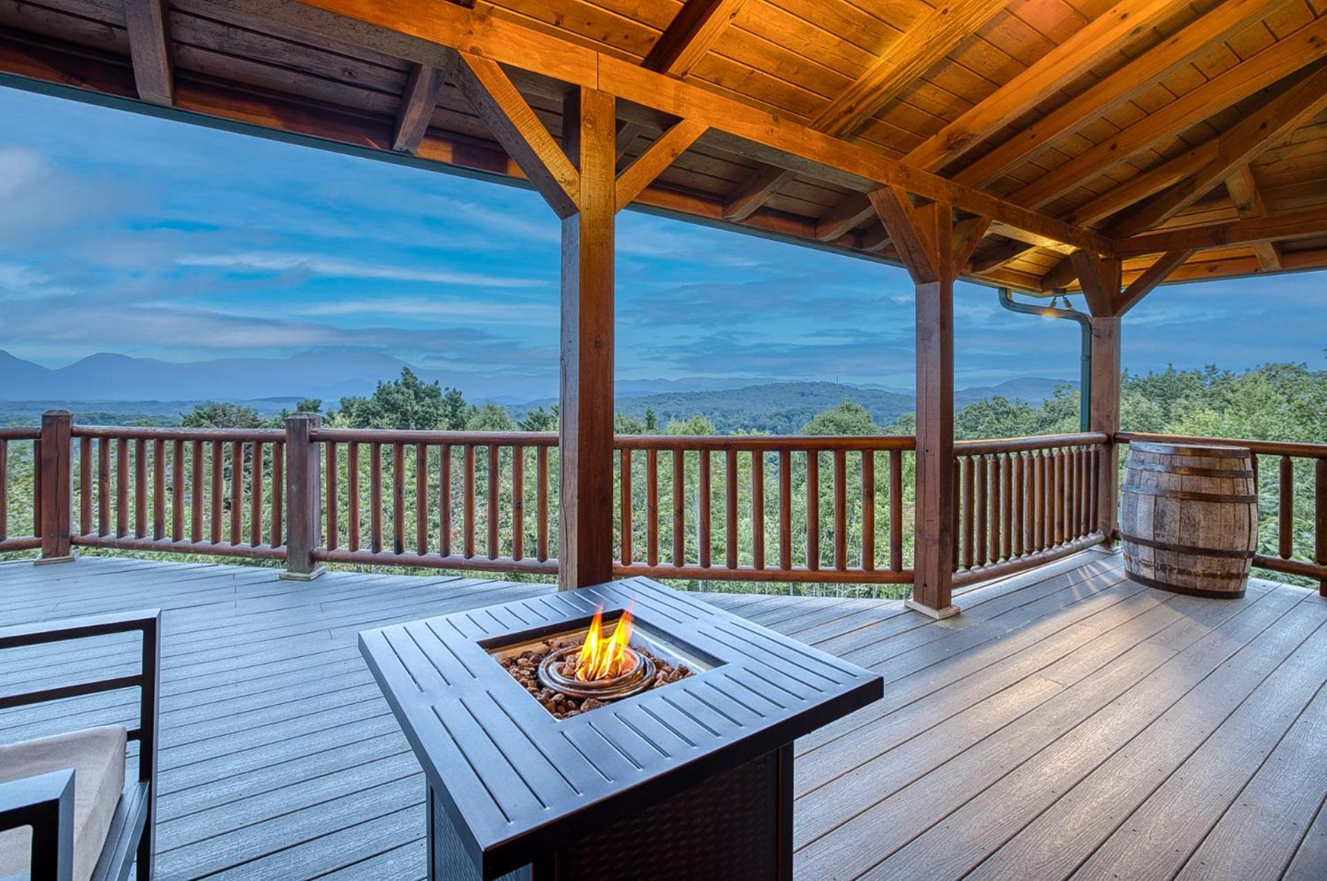 Sky High Lodge By Bk Stays. Large Cabin. Amazing Views. Game Room. Jacuzzi. Six Bedrooms. Sleeps 12 بلو ريدج المظهر الخارجي الصورة