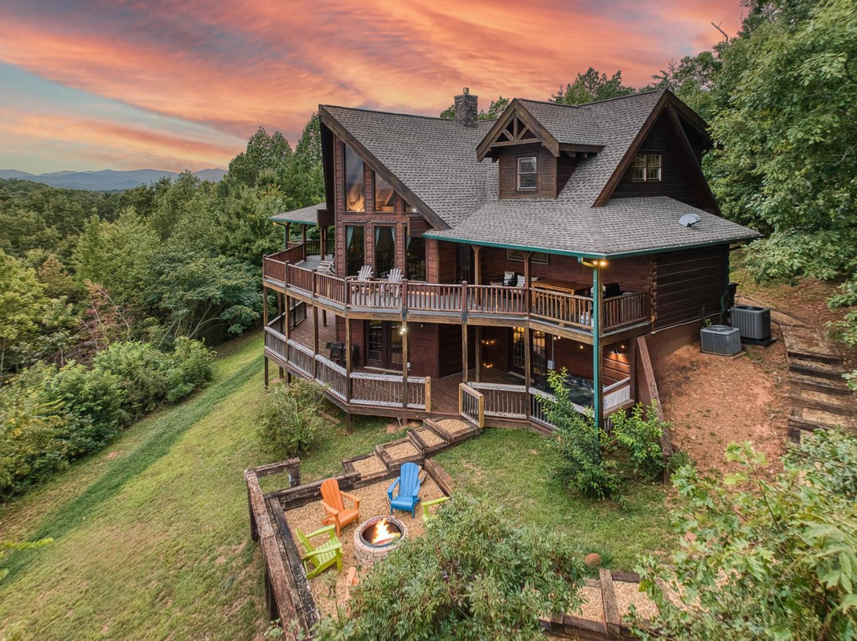 Sky High Lodge By Bk Stays. Large Cabin. Amazing Views. Game Room. Jacuzzi. Six Bedrooms. Sleeps 12 بلو ريدج المظهر الخارجي الصورة